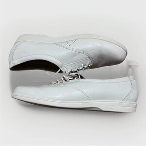 SAS Tripad Comfort made in the USA White Oxfords Women Size 9.5 M Lace Up shoes